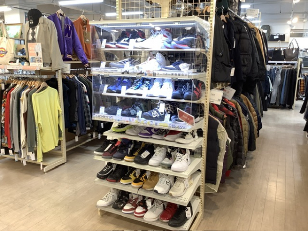 トレジャーファクトリー福岡春日店 内観写真