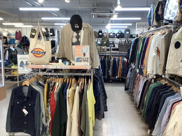 トレジャーファクトリー福岡春日店 内観写真