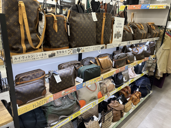 トレジャーファクトリー太宰府店 内観写真