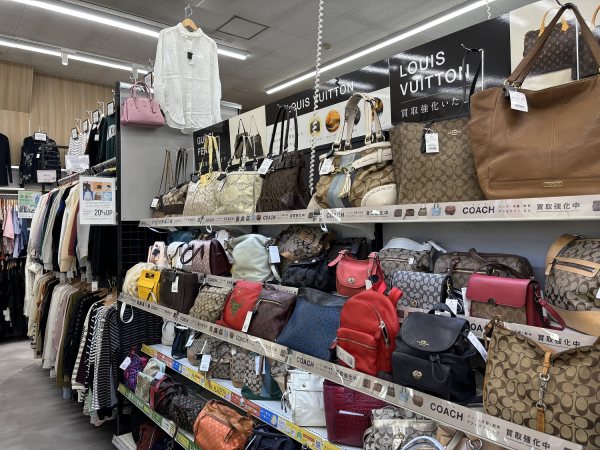 トレジャーファクトリー太宰府店 内観写真