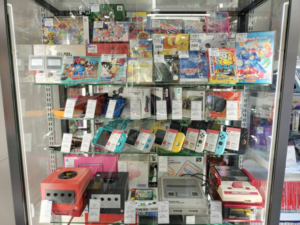 トレファクアニメラボ立川フロム中武店 内観写真
