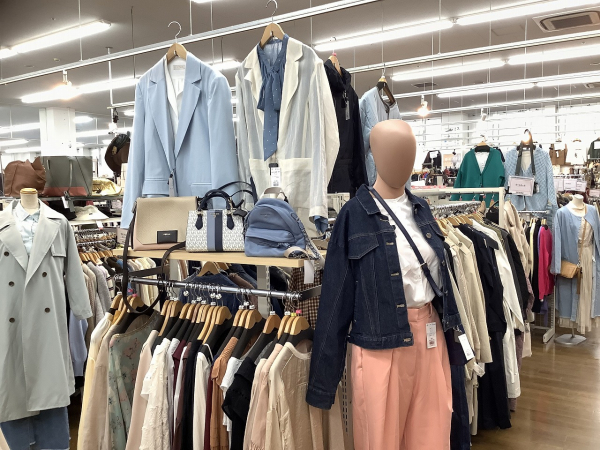 トレジャーファクトリー稲城若葉台店 内観写真