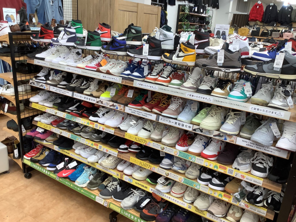 トレジャーファクトリー摂津店 内観写真