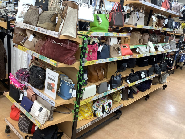 トレジャーファクトリー摂津店 内観写真