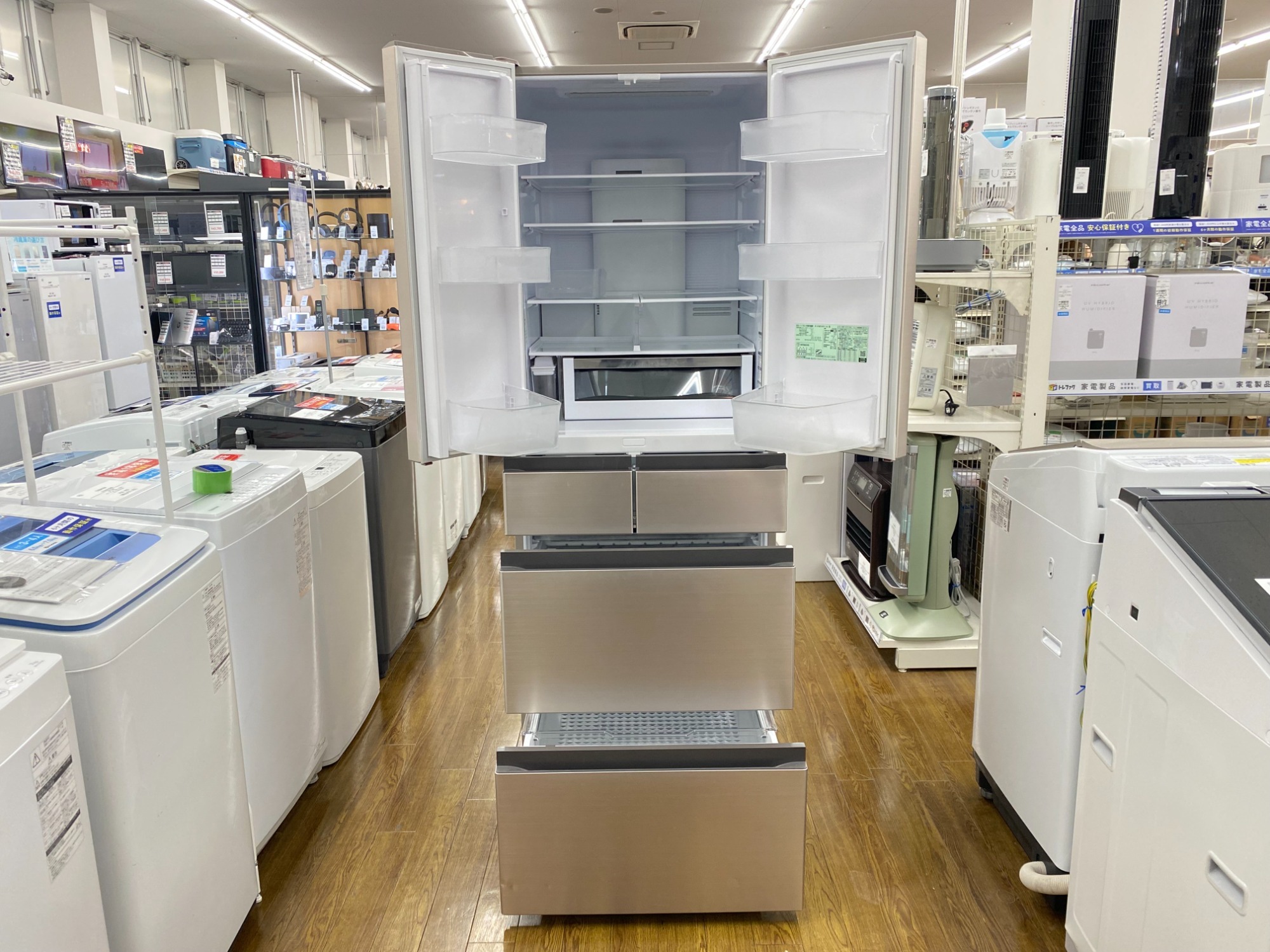 HITACHI(ヒタチ)の6ドア冷蔵庫を出張買取いたしました HITACHI(ヒタチ)の6ドア冷蔵庫を出張買取いたしました