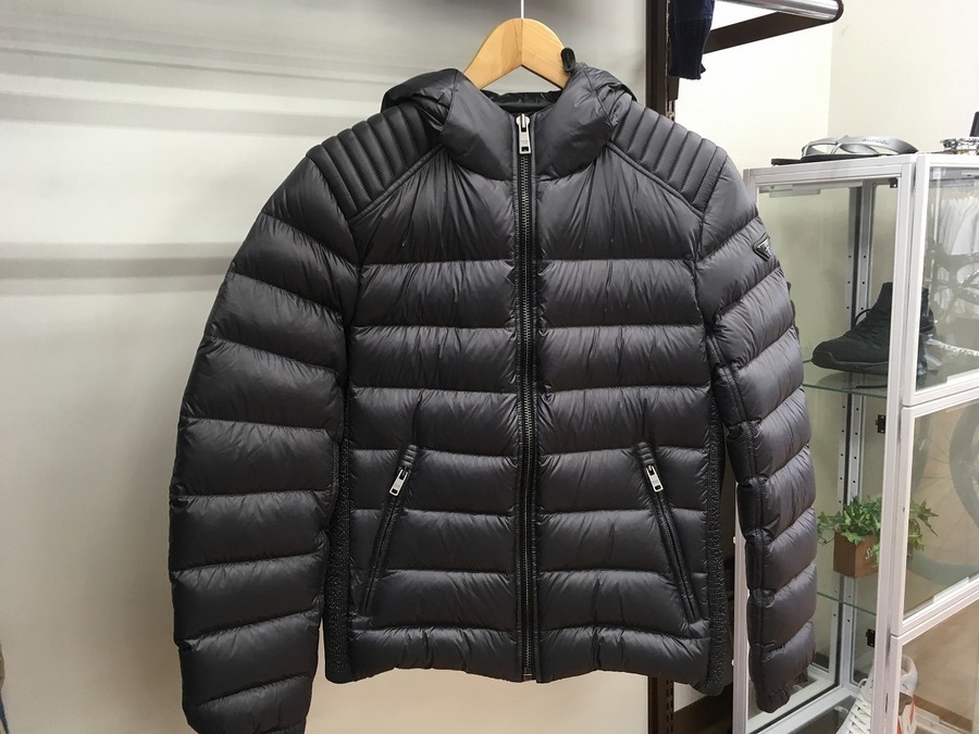 PRADA ブラック ダウンジャケット フード付き PRADA プラダダウンジャケット 黒メンズフード付き PRADA プラダ