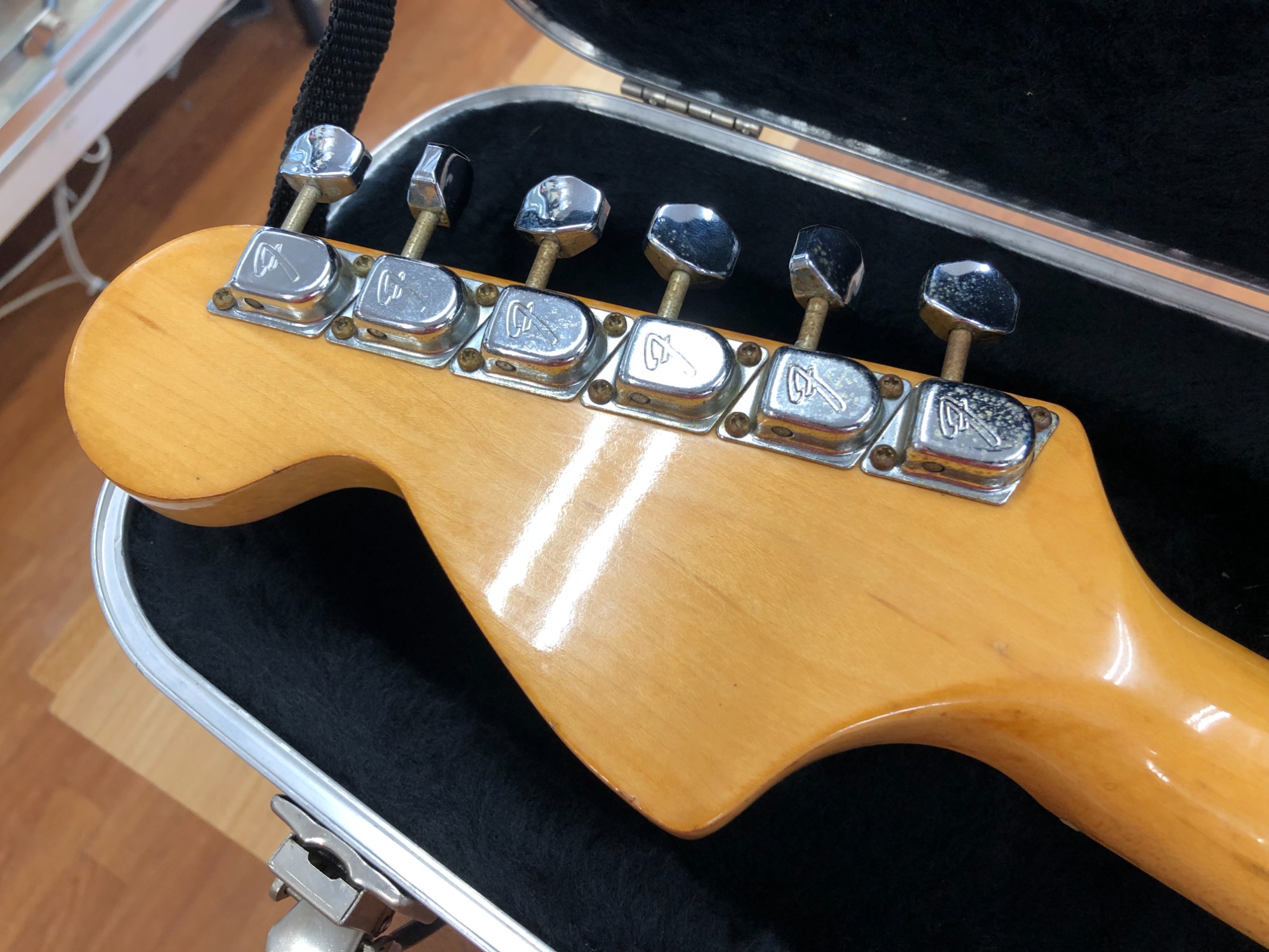 スマホで購入】FENDER USA 1976 STRATOCASTERが入荷いたしました