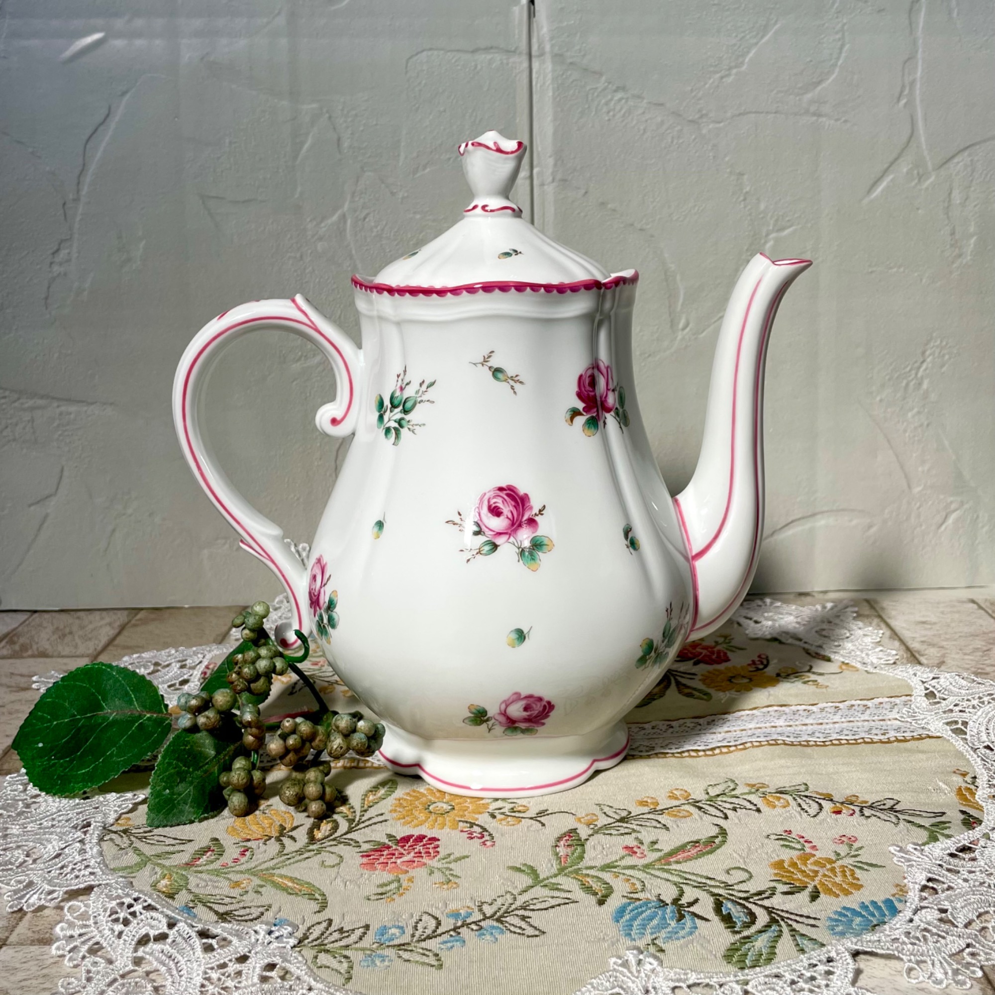 ブランド食器買取強化中】RICHARD GINORI ティーポットをご紹介