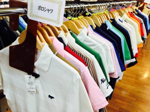 ポロシャツのFREDPERRY