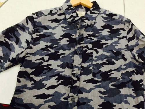 Tシャツのシャツ