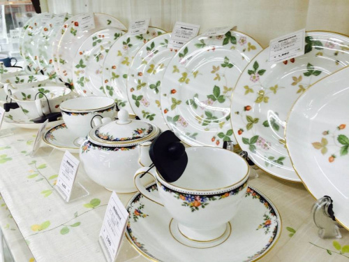 MINTONのWEDGWOOD