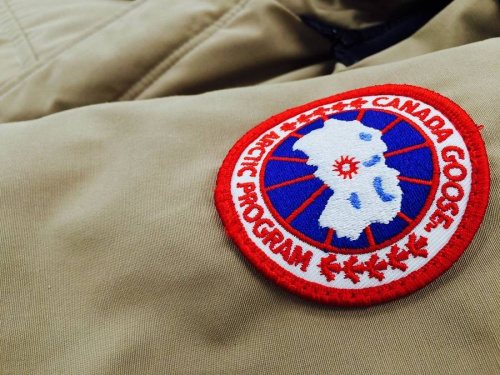 ダウンジャケットのCANADA GOOSE