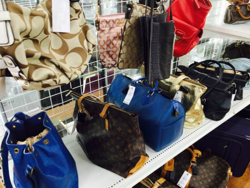 足立西新井ブランドのブリーフケース