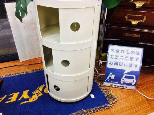 Kartellの足立西新井家具