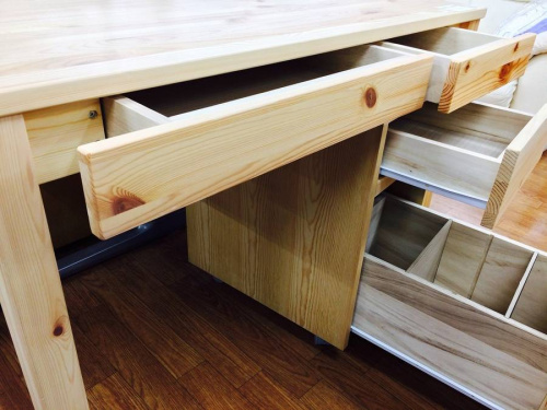 カリモクの足立西新井家具