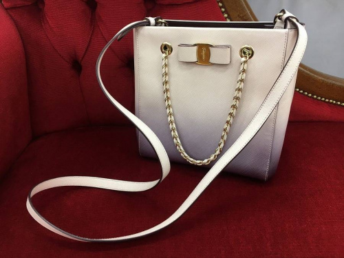 バッグのフェラガモ(Salvatore Ferragamo)