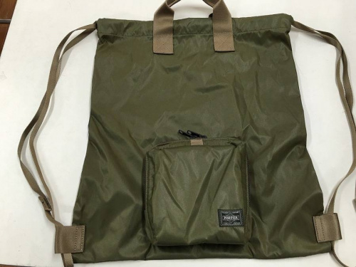 B印YOSHIDAのトラベルバッグ