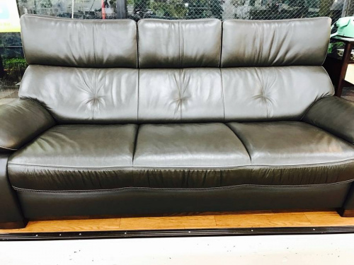 3人掛けソファーのkarimiku