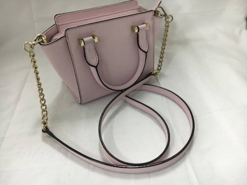 バッグのKATE SPADE