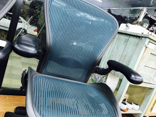 アーロンチェアのHerman Miller