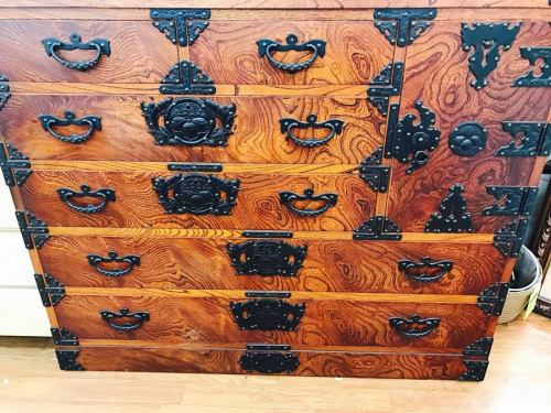 民芸箪笥の岩谷堂箪笥