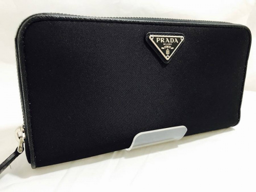 ブランド・ラグジュアリーのプラダ（PRADA）