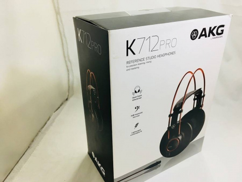 ヘッドホンのAKG