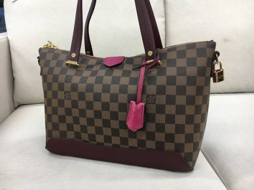 ブランドの家具