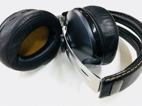 ヘッドホンのAKG