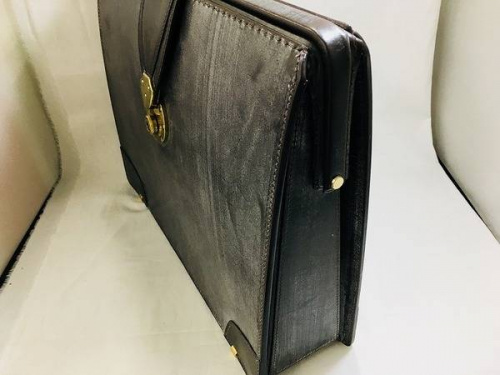ダレスバッグの土屋鞄