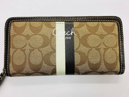 COACHのラウンドファスナー
