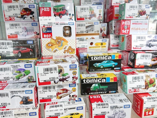 トミカのTOMY