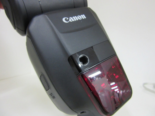 ストロボのCANON