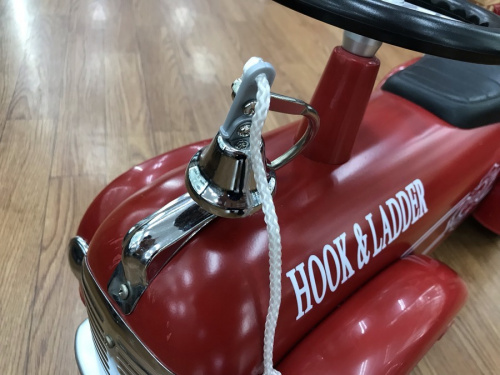 中古の乗用玩具