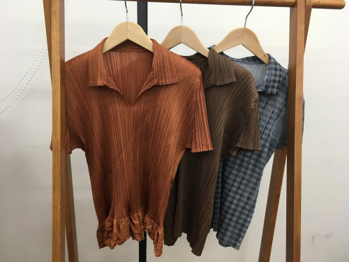 PLEATS PLEASE ブラウスのPLEATS PLEASE 中古