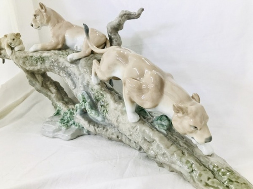 フィギュリンのLLADRO