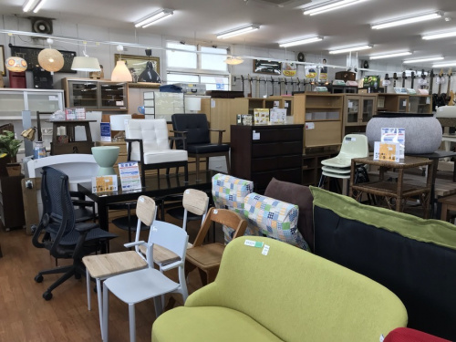 中古のテーブル