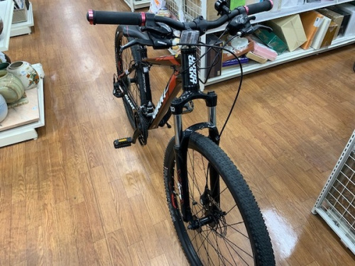 スポーツ用品の自転車
