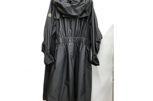 コートのMONCLER