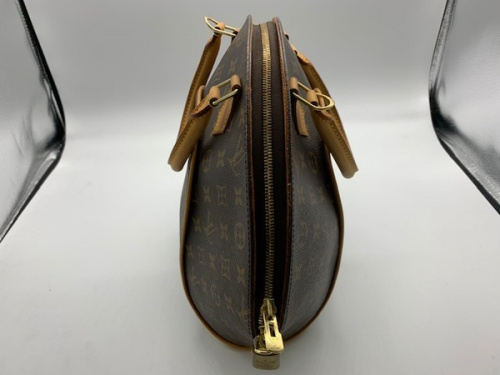 バッグのLOUIS VUITTON