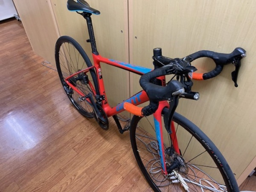 スポーツ用品の自転車