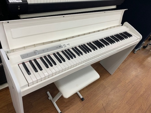 楽器の電子ピアノ