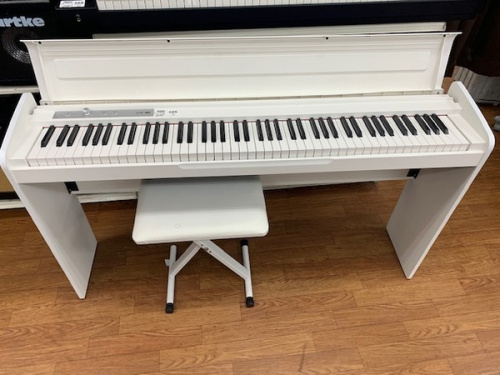 電子ピアノのKORG