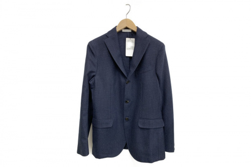 セットアップスーツのBOGLIOLI