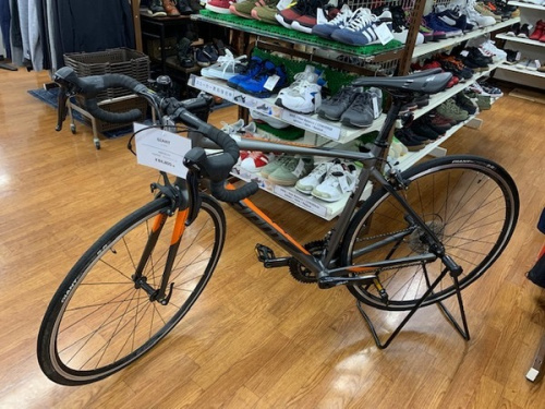 スポーツ用品の自転車