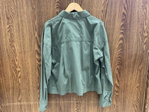 トレンチコートの中古　洋服