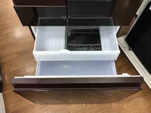 大容量ファミリーサイズ!SHARP(シャープ)の6ドア冷蔵庫を新 大容量ファミリーサイズ!SHARP(シャープ)の6ドア冷蔵庫を新