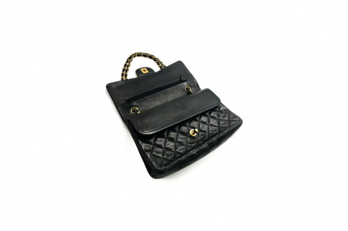 バッグのCHANEL