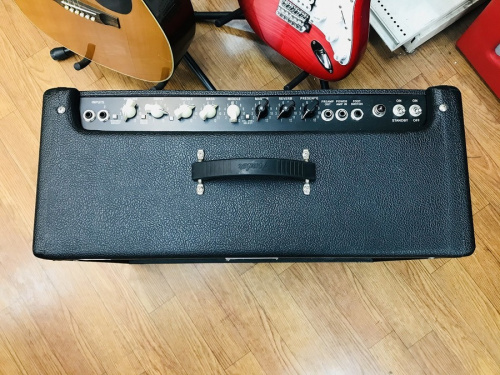 中古楽器屋のFENDER