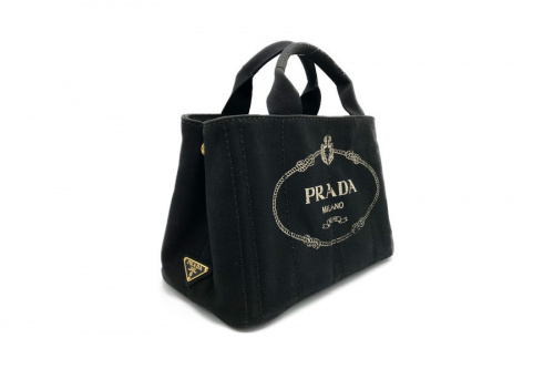バッグのPRADA